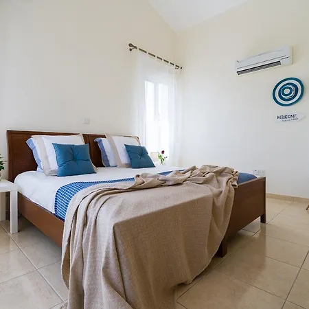 Margarita Villa *
